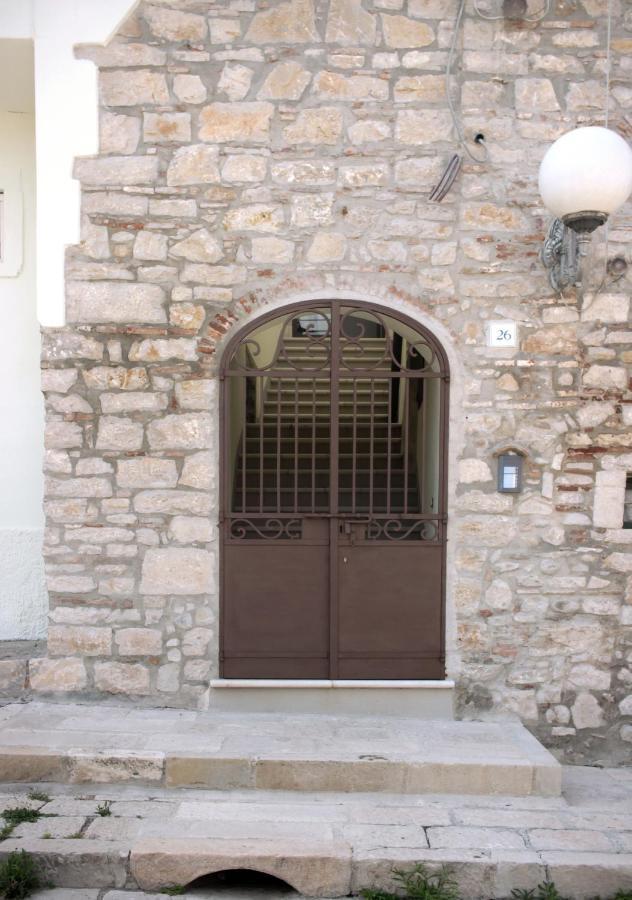B&B Al Gravattone Venosa Bagian luar foto